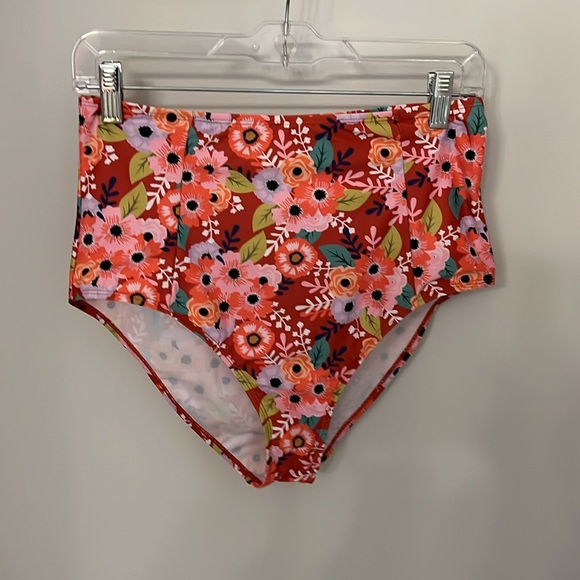 NWOT Underwire swim top and high waisted bottoms - Picture 7 of 9